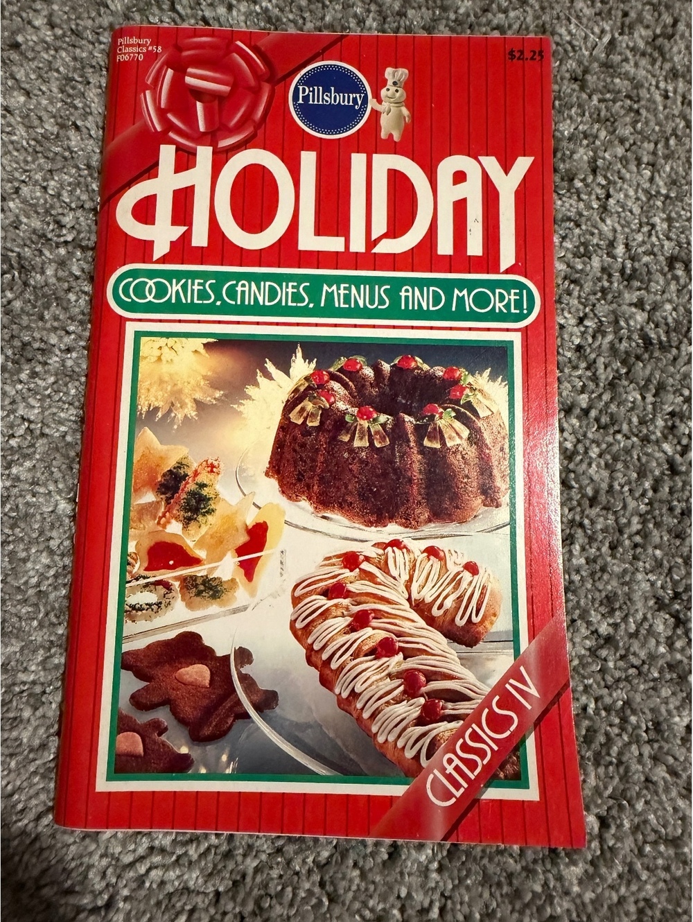Pillsbury Holiday Classics IV Cookbook